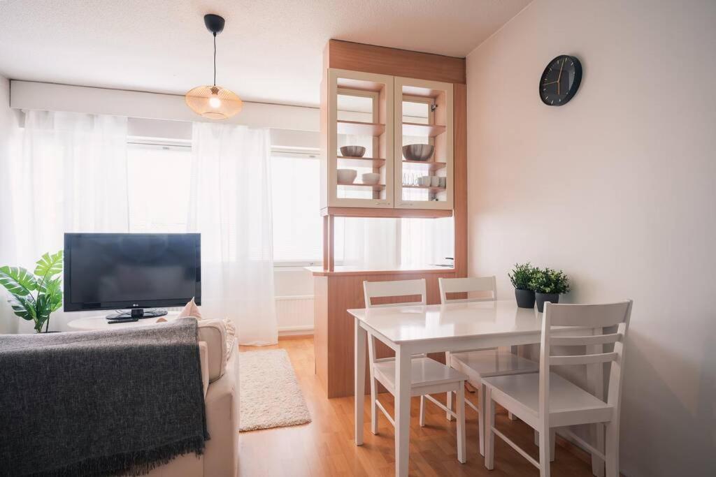Ihana Huoneisto Aivan Keskustan Tuntumassa Turku Exterior foto